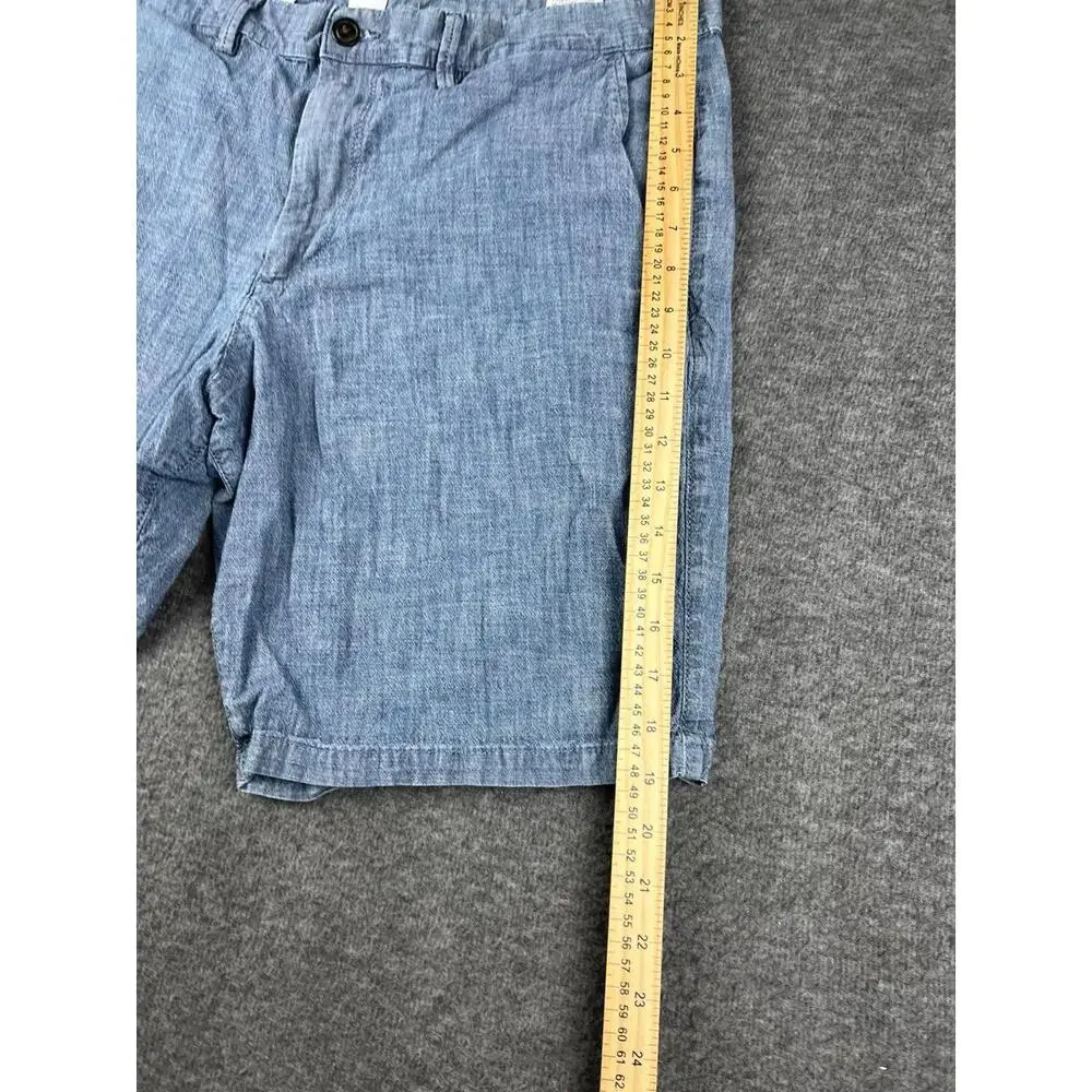 GAP Men's Essential Khaki 10